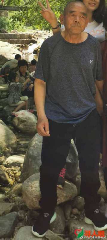 �����o�����ˣ�����һ�����{ɫ�������»�������V���Y������ʧ